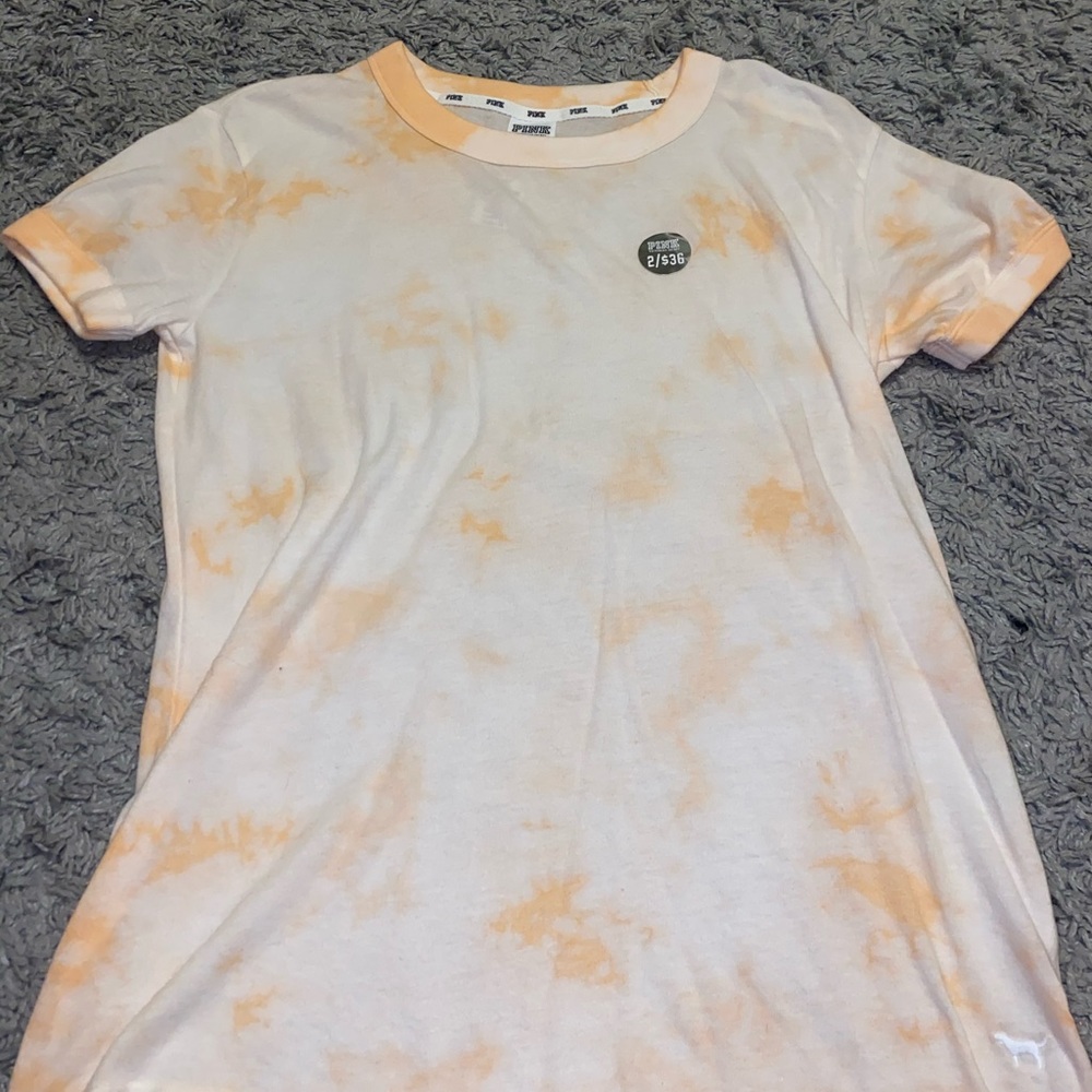 Victoria’s Secret PINK t shirt